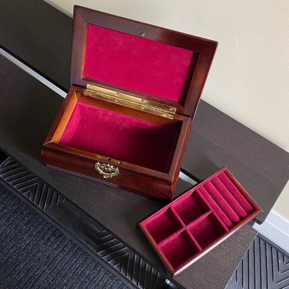 Bombay Company Mahogany Wood Red Velvet Lined Jewellery Box - Picture 9 of 15